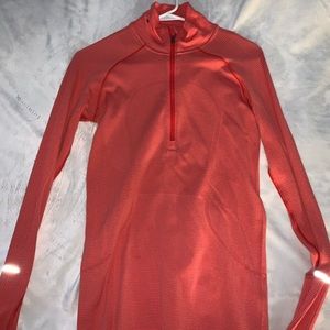 Long sleeve, last 2 pictures for size reference